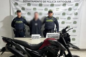 Inicio 7 Iba muy campante en moto ajena y me lo pillaron en el pueblo de Sonsón