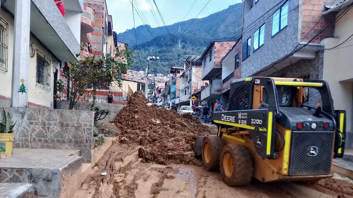 Distrito mejora atención al riesgo en Las Estancias tras deslizamientos