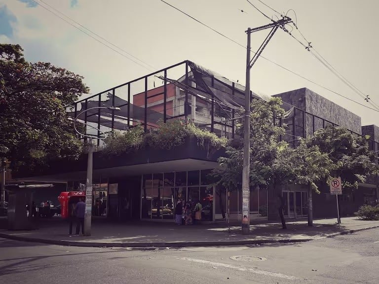 ¡Qué falla! De los pupitres a la tragedia por un lío entre muchachos