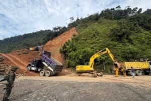 Deslizamiento en San Luis bloqueó la autopista Medellín-Bogotá